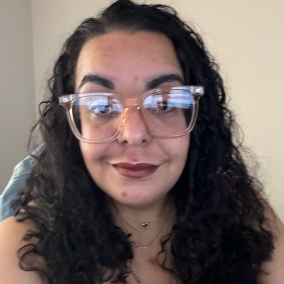 Meet your Posher, Whitney - Picture 1 of 1